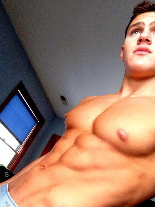 darkthunder1983:musclboy:“I’m totally gay for my nipples…” I...