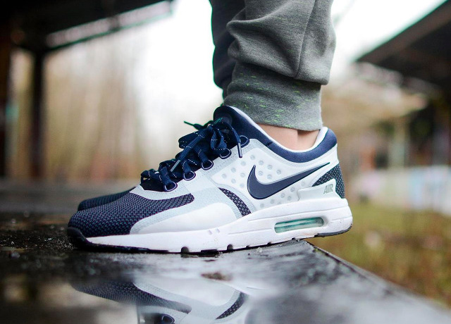 nike air max zero on feet