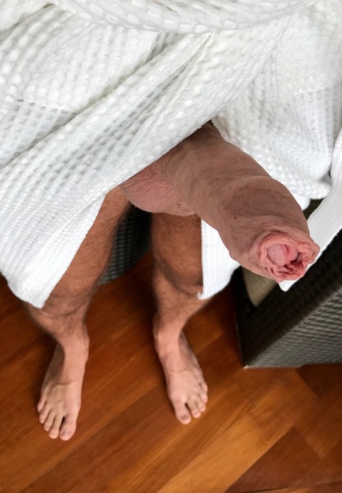 go-intact-smells:oznudeuncut:Lazy morning. Someone’s always...