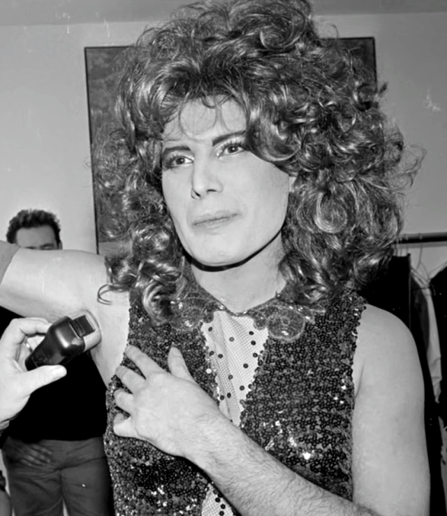 Freddie Mercury Dressed In Drag Has His Armpits Freddie Mercury And Queen 