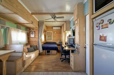 karate-and-friendship:<br /><br />Joe’s Truck House via Tiny House Swoon, photos taken by Ilan Nachum. <br />Alternative living is such a neat thing!<br />