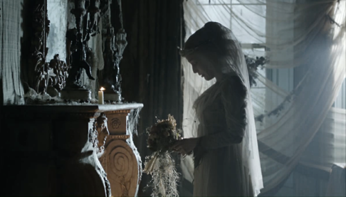 veinsofglass:Gillian Anderson as Miss Havisham in Great...