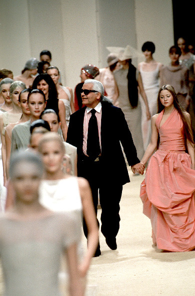 cloth-es — Chanel - Spring Couture 1999 Devon Aoki with Karl...