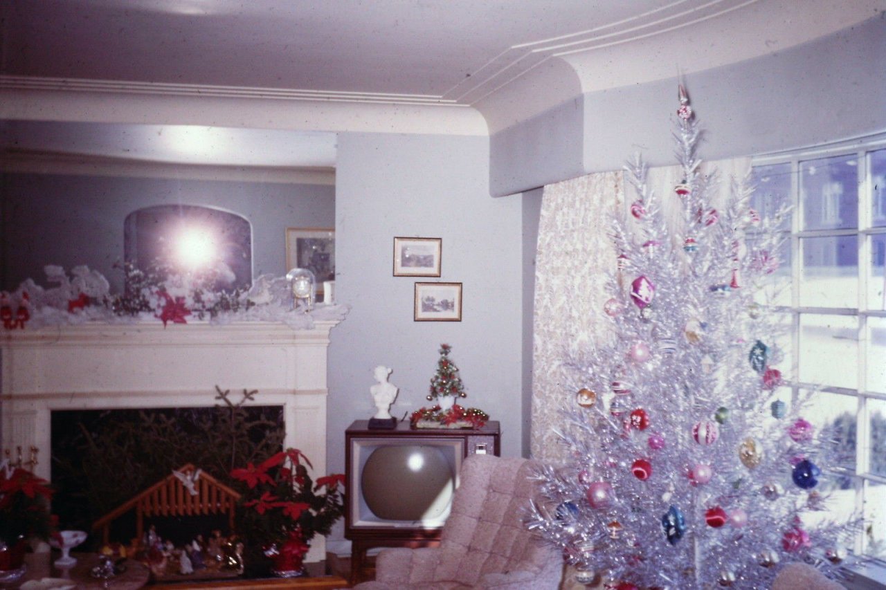 1960 living room on christmas