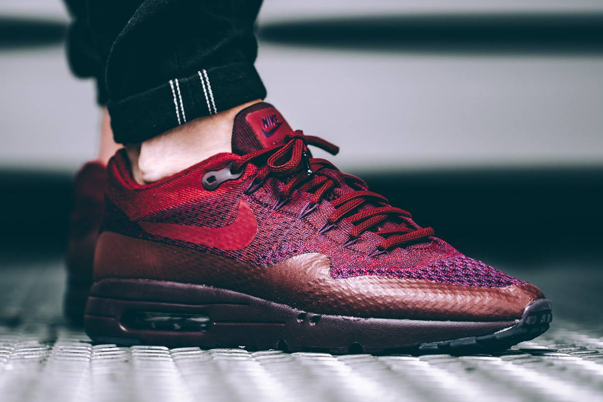 night maroon air max 1