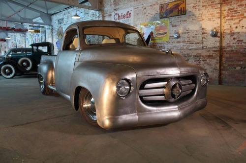 hotrodzandpinups:roadkillcustoms:Custom StudebakerMore...