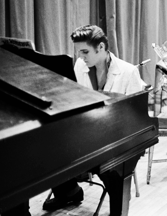 Elvis Presley Elvis Presley Spends Some Time On Piano While