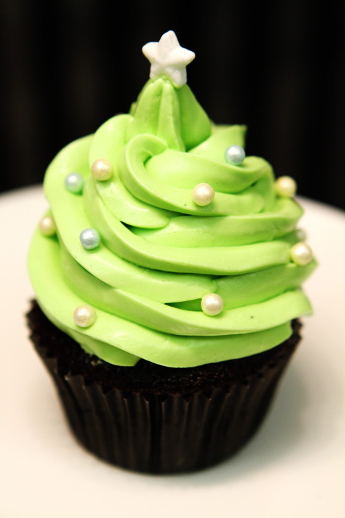 christmas tree cupcakes!merry christmas everyone!! bit late i...