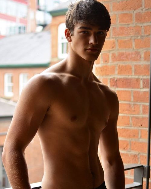 tomagras:
“Sexy
”