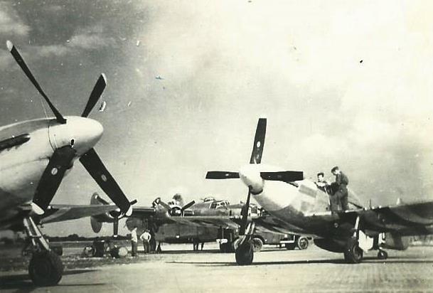 United States Army Air Corps — 361st Fighter Group P-51s visiting the ...