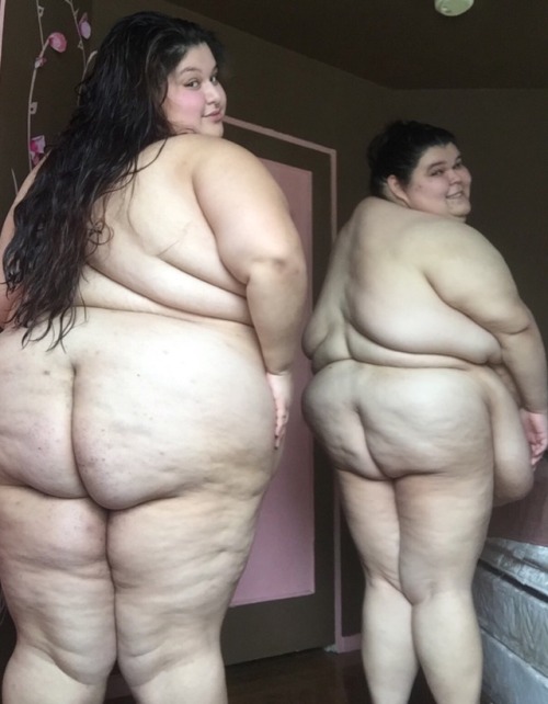 fatgurlyesi:Reblog if we’re your fav Ssbbw sistersYep