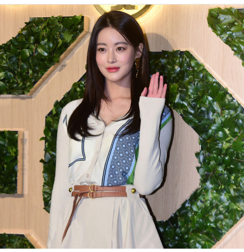 oh-yeonseo:Oh Yeon Seo x Tory Burch