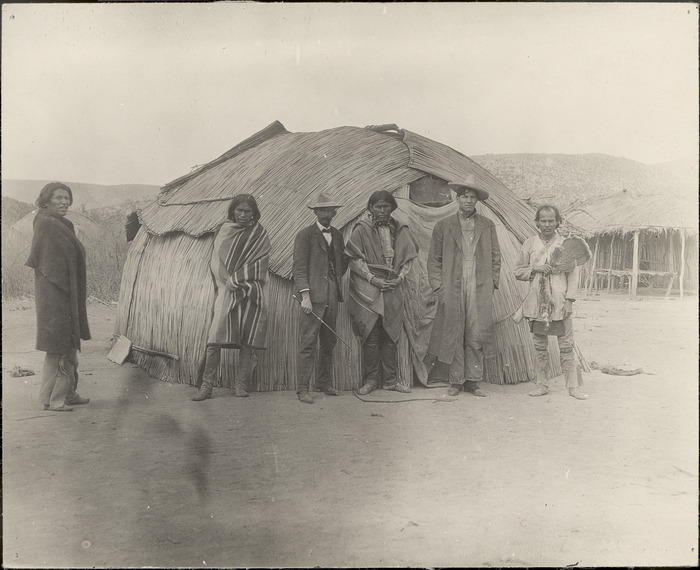 Group of Kickapoo Indians standing in front of a... - Maya