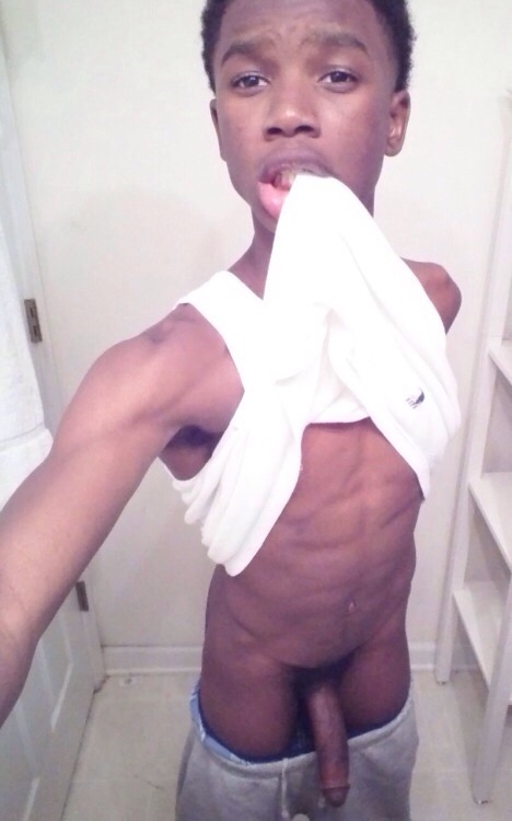 blake707:awesumis-kid-1:prevent-precum:Who Son Is This??...