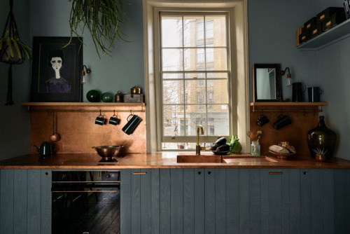 A glamorous update for the deVol’s rustic kitchen...