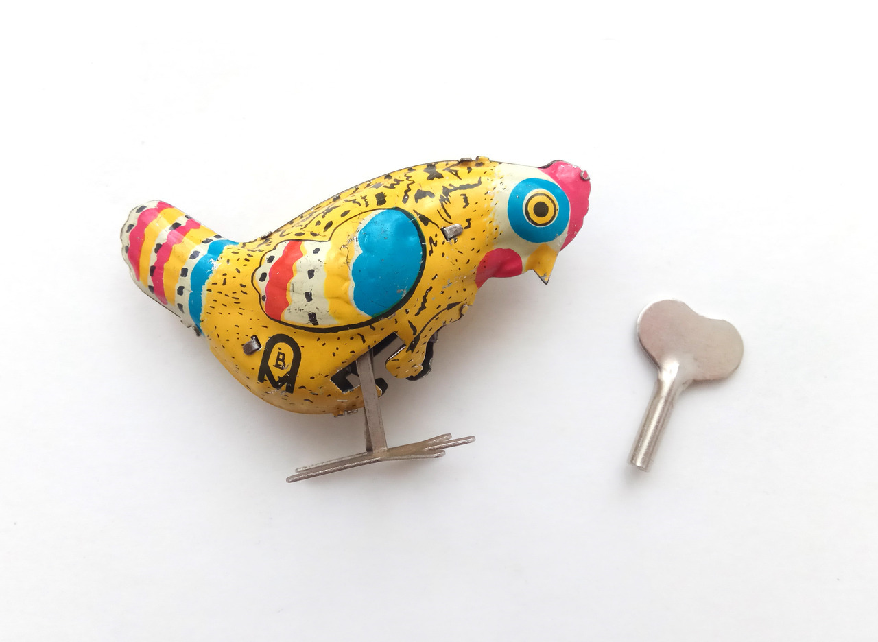 Vintage Soviet wind-up toy, Pecking Chicken (1980s) in working condition