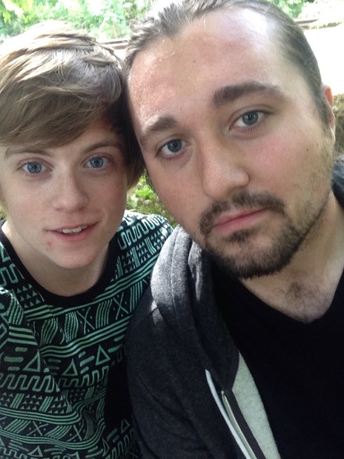 This bi guy This bi guy