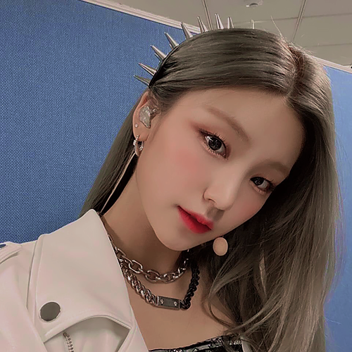 hwang yeji !!!!!