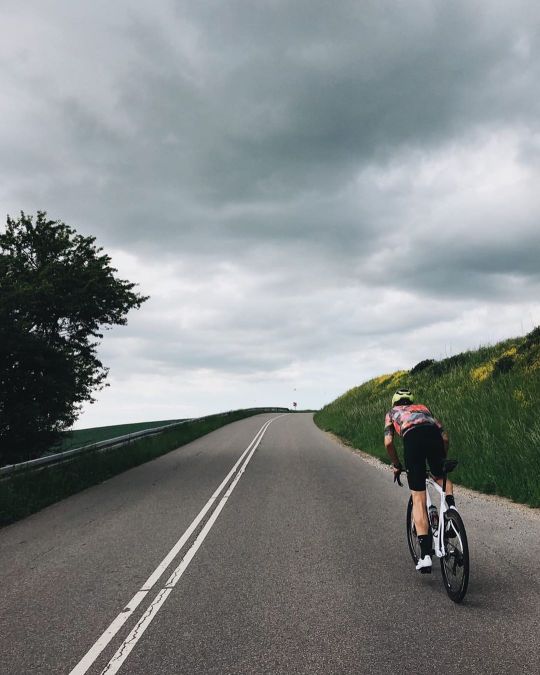 Going up, on a Tuesday... • 📷 x @gustavthuesen • (at Veksø) https://www.instagram.com/p/CAqR6XrAav-/?igshid=9kfop5sogmly