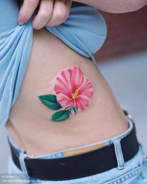 By Zihee, done in Seoul. http://ttoo.co/p/104188 flower;small;hibiscus;waist;rib;tiny;ifttt;little;zihee;nature;illustrative