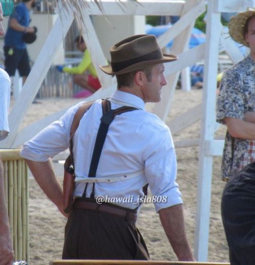 alohaspaceman:Scott Caan on the set of 9.07, Sept 14th.Pics...