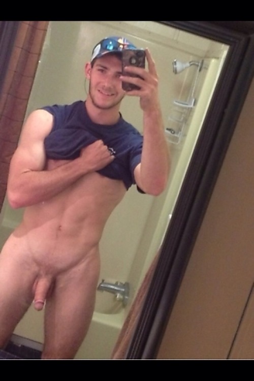 txcwbysexy:Nothing like a sexy ass hell country boy to get you...