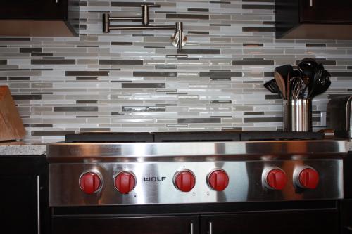 belktile:Here are a few of our popular kitchen backsplashes...