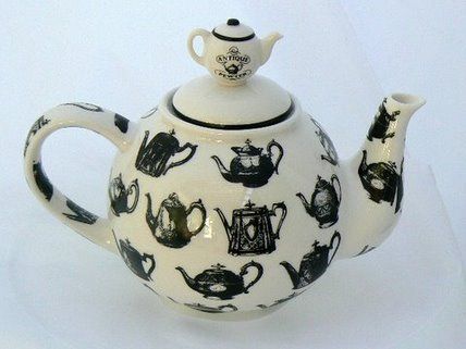 cottagecore grandmacore kitschcore ceramic teapot