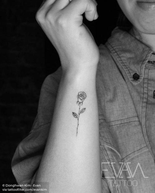 By Donghwan Kim · Evan, done in Manhattan.... flower;fine line;small;line art;tiny;rose;ifttt;little;evankim;nature;wrist