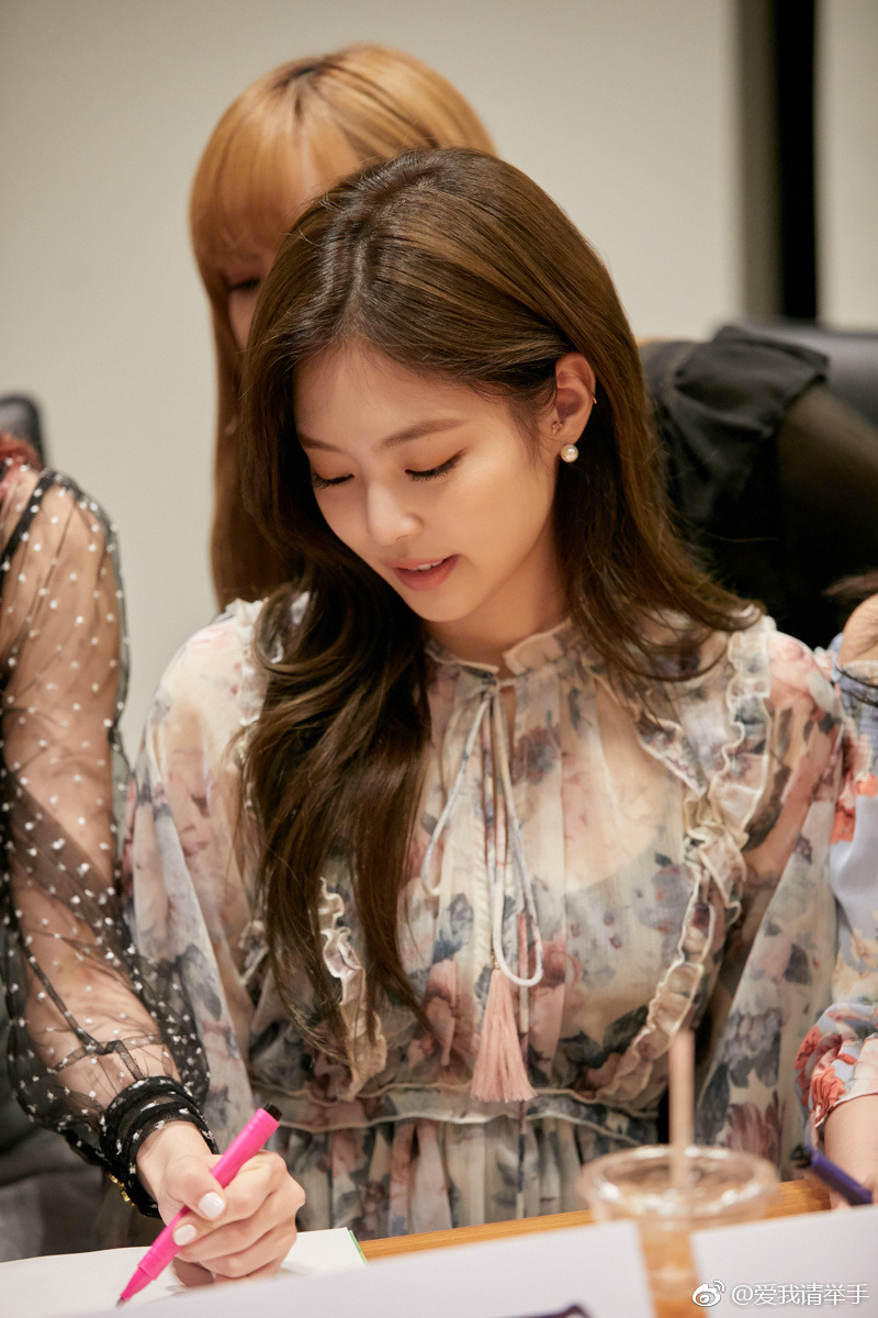 180704 Weibo Interview #BLACKPINK #블랙핑크 #JENNIE #제니 (Dengan gambar ...