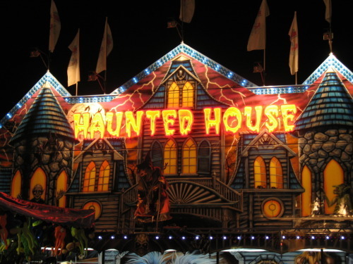 halloweenhearted:Haunted Houses are my heart