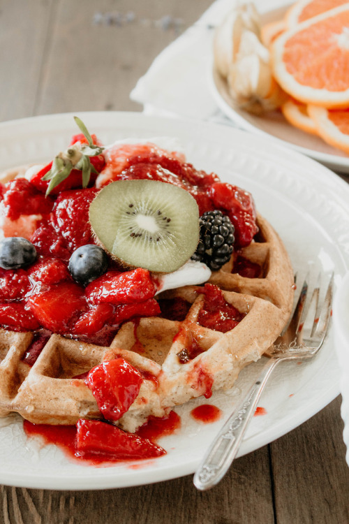 theladydefers:sweetoothgirl:Sweet & Savory Waffle...