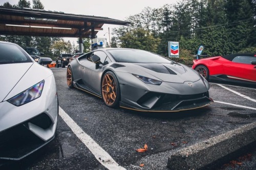 blakejphotography:Chevron takeover! Triple threat Huracan...