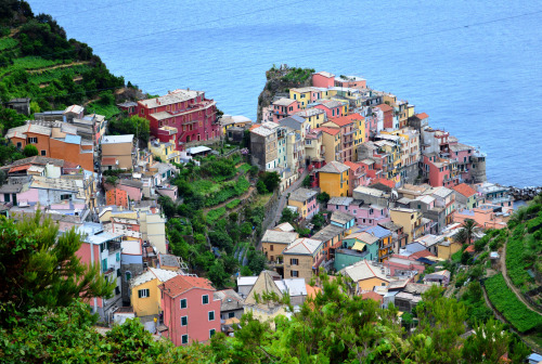 travelingcolors:Cinque Terre | Italy (by Lucy Oliver)