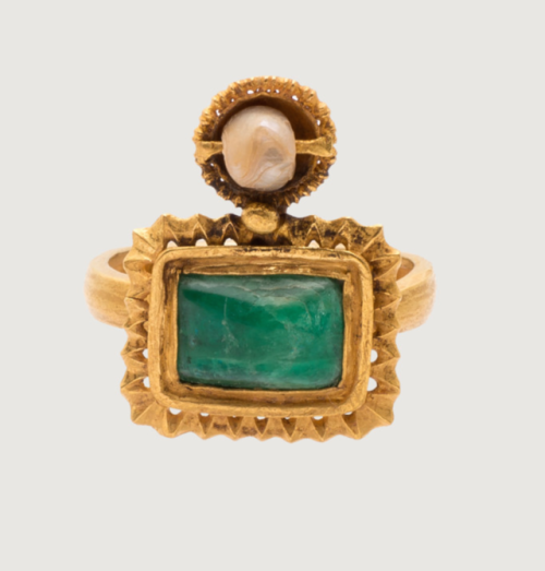 gemma-antiqua:Byzantine gold, emerald, and pearl ring, dated to...