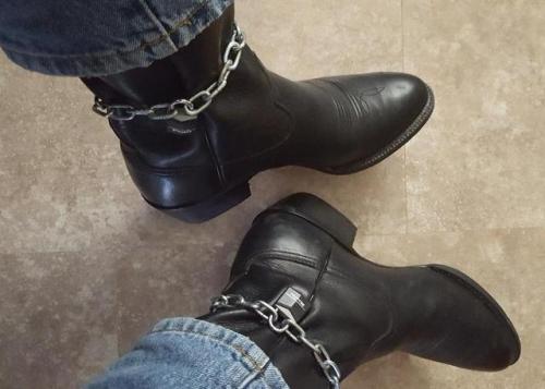 mega-kink:roper1974:I’ve seen a lot of lace-up boots that...