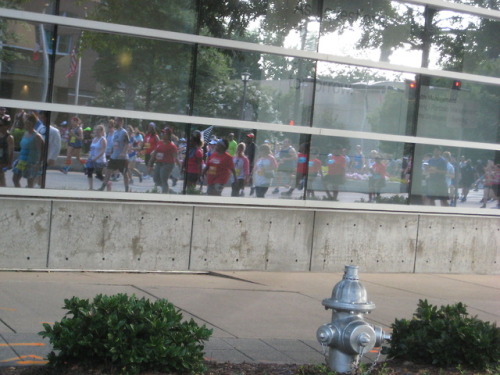 2018 Peachtree Road Race (Atlanta) Start. Holy Water Spray and...