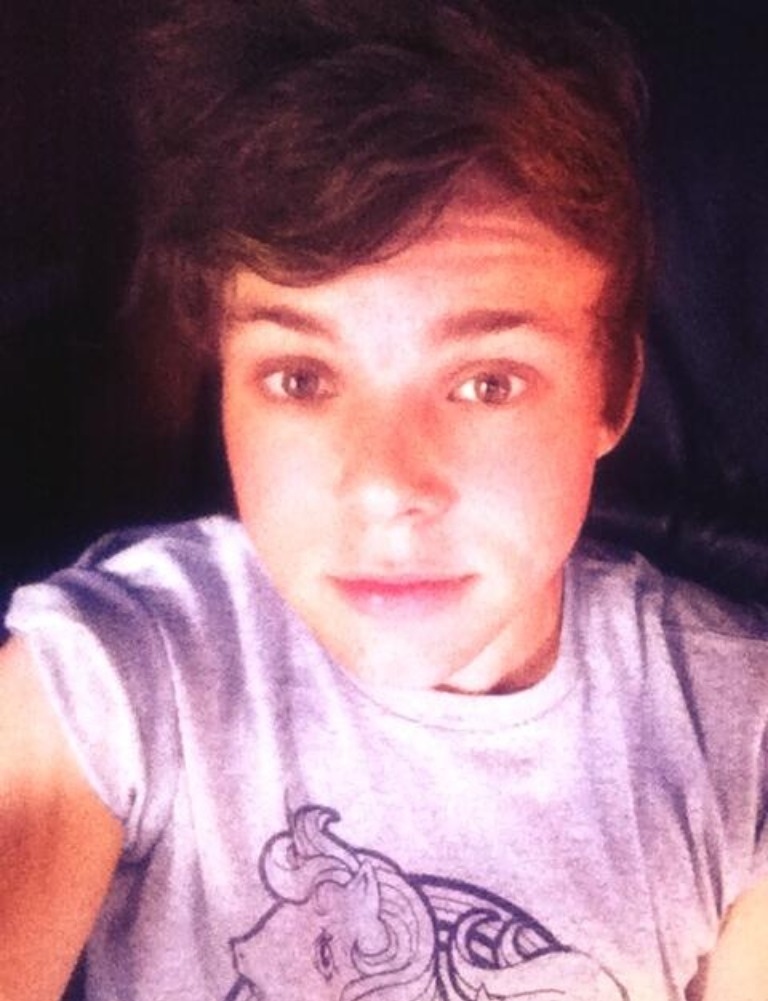 5SOS Updates, Ashton today in Atlanta (6/21/13)