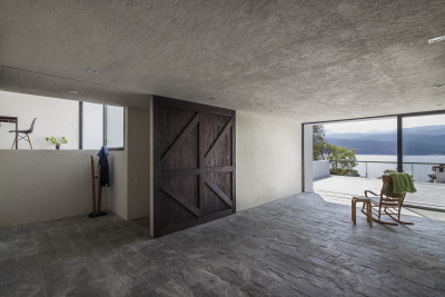 ombuarchitecture:<br /><br />Casa Mestre<br />Valle de Bravo • México<br />by Dellekamp<br />via Plataforma Arquitectura<br />