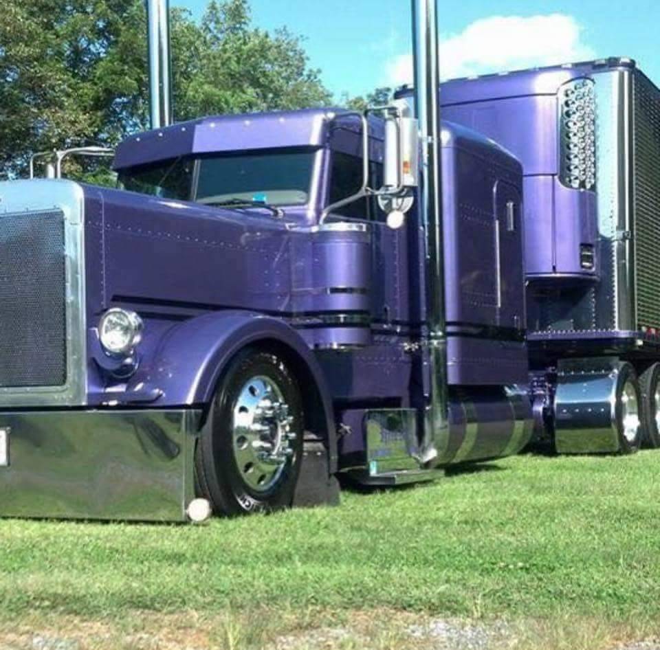 Semitrckn Peterbilt Custom 379 With Matchin Reefer Slammed