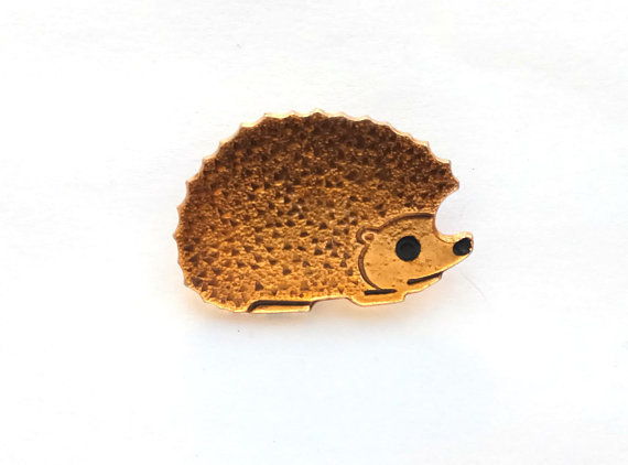 Vintage hedgehog pin, buy here: https://etsy.me/2qgugL0