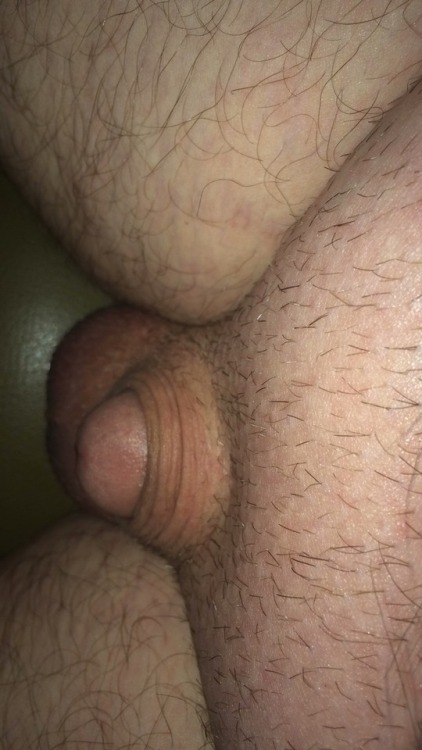 littledickclit:My little 3.5 inch dick.Nice. Love if my dick...