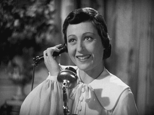 Luise Rainer riendo con lÃ¡grimas en sus ojos durante la famosa escena telefÃ³nica en The Great Ziegfeld (1936).  Acabo de escribir una publicaciÃ³n sobre Rainer y su actuaciÃ³n ganadora del Oscar en esta pelÃ­cula.