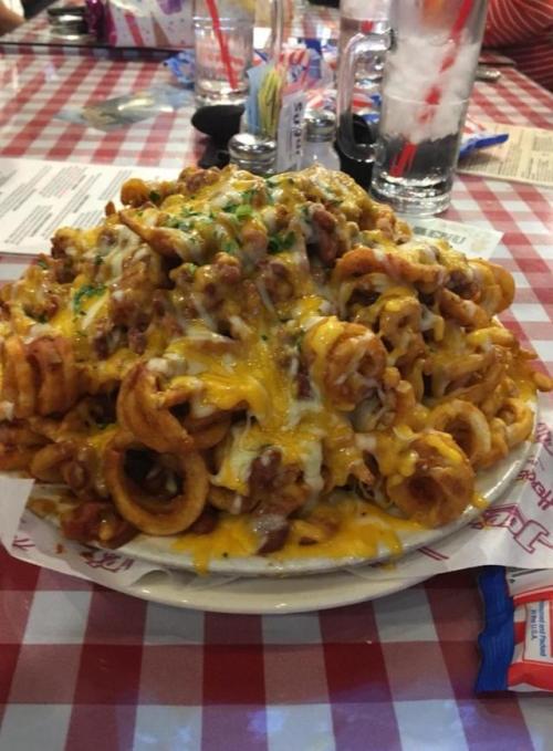 food-porn-diary:[4032x2034] Chili Cheese Fries