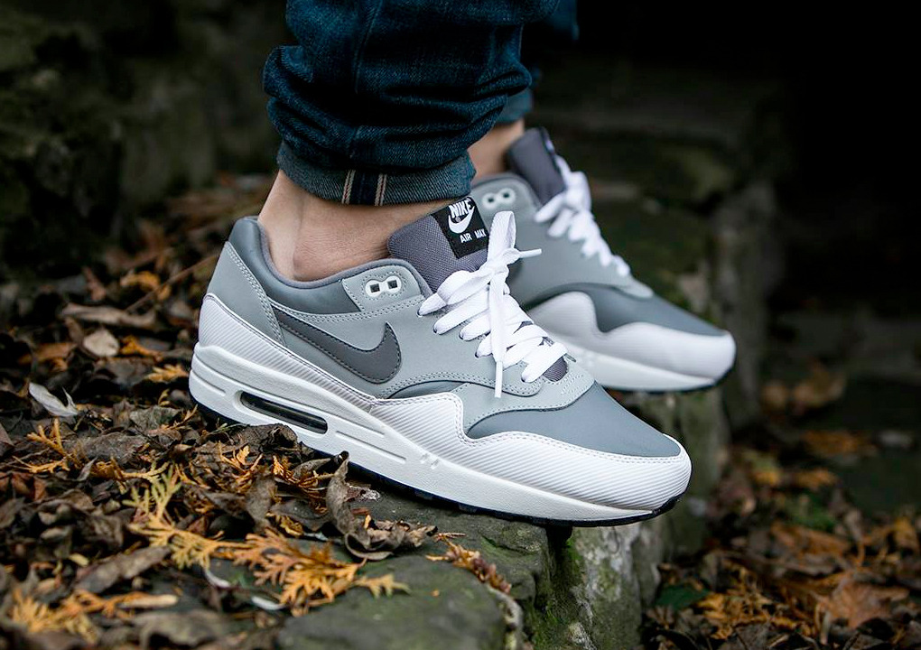 air max 1 wolf grey on feet