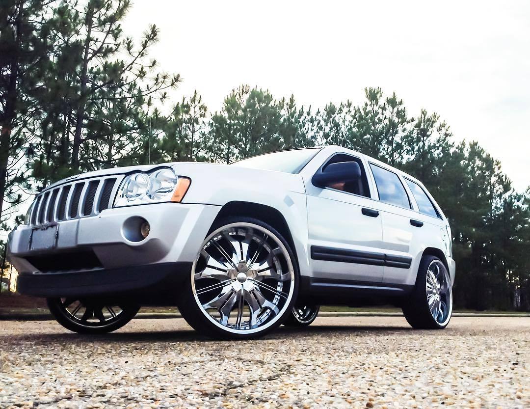 2006 Jeep Grand Cherokee sitting on 24 inch Hoyo... | RimTyme Custom ...