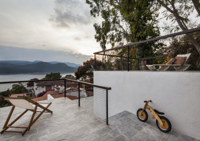 ombuarchitecture:<br /><br />Casa Mestre<br />Valle de Bravo • México<br />by Dellekamp<br />via Plataforma Arquitectura<br />