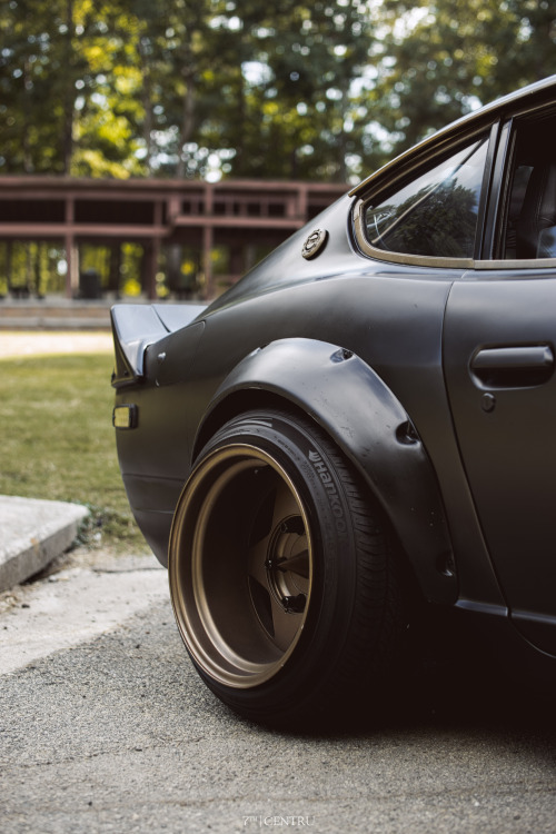 7thcentru:Low TideDatsun 240ZHere’s more of that car that...