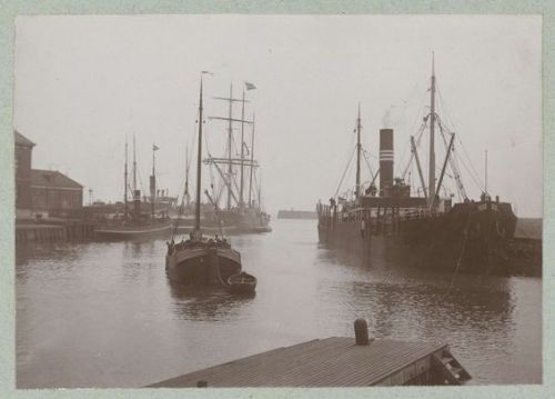 oledavyjones:Port of Harlingen in HollandFrits Fontein Fz....