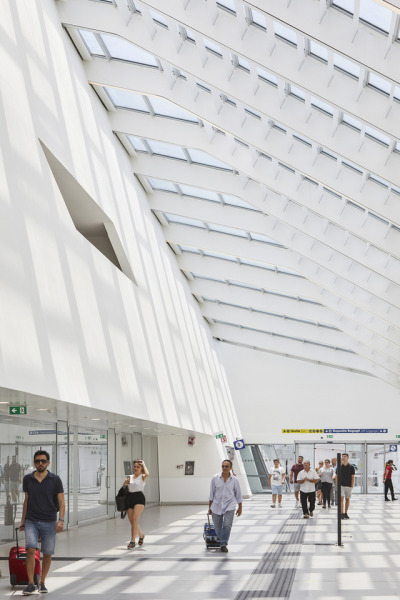 Napoli Afragola Station / Zaha Hadid Architectsph: Hufton + Crow, Jacopo Splimbergo